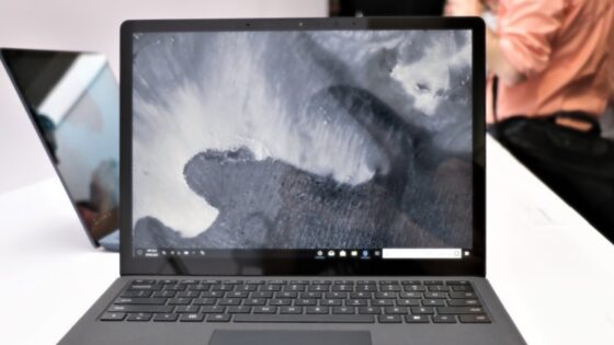 Microsoft Surface Laptop 3 naj bi kot prvi prenosnik družine Surface uporabljal procesorje AMD.