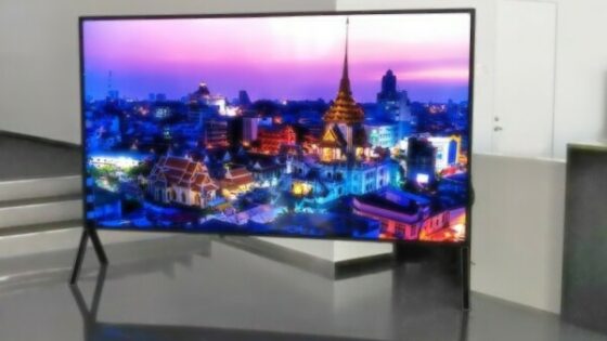 Novi televizor Sharp ločljivosti 8K po diagonali meri kar 120 palcev.