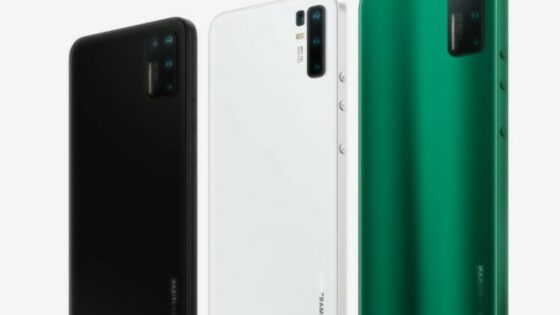 Telefon ByteDance Smartisan Nut Pro 3 je pisan na kožo uporabnikom družbenega omrežja TikTok.