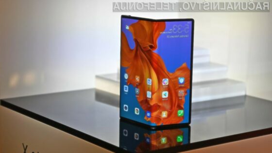 Zaslon pametnega mobilnega telefona Huawei Mate X je vrednoten na kar preračunanih 908 evrov.