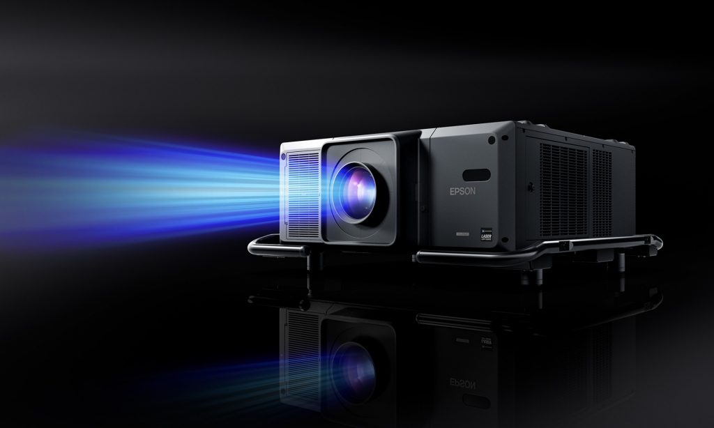 Epson na sejmu ISE 2020 predstavil nov projektor s svetilnostjo 30.000 lumnov
