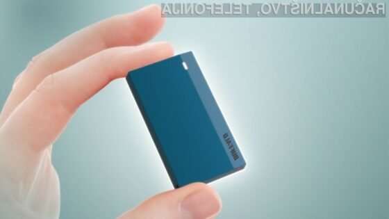 Miniaturni zunanji disk Buffalo SSD-PSMU3 tehta komajda 15 gramov!