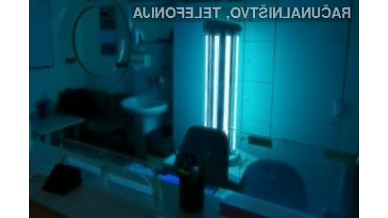 Robot, ki z UV-C svetlobo dezinficira prostor, zdaj tudi na Onkološkem inštitutu v Ljubljani.