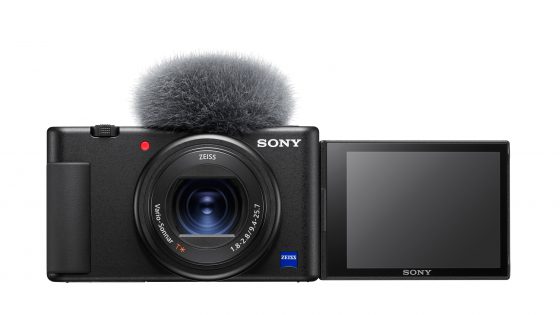 Sony predstavlja vlogersko videokamero ZV-1 in kompaktno videokamero FDR-AX43 4K Handycam®,  s katerima širi ponudbo rešitev za vloganje.