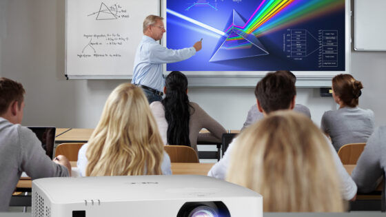 Širok razpon laserskih projektorjev NEC