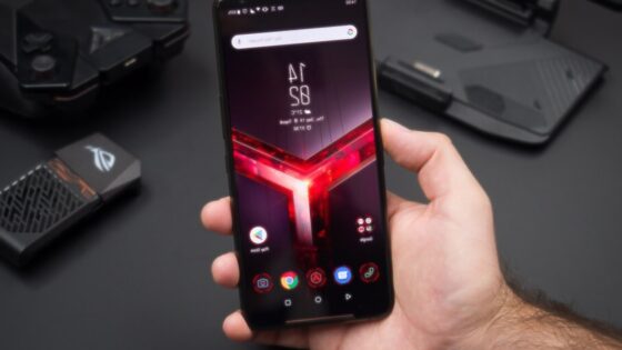 Igričarski telefon Asus ROG Phone 3 naprodaj že konec julija!