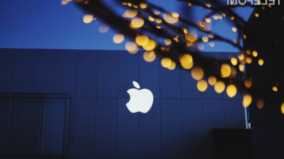 Apple postal prvo podjetje na svetu s tržno vrednostjo 2000 milijard dolarjev