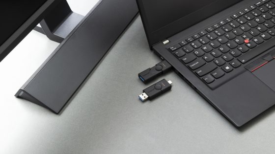 Kingston predstavil prilagodljivi USB-ključek DataTraveler Duo z dvema vmesnikoma