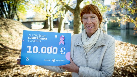 Združenje Europa Donna se zahvaljuje kupcem mobitelov Pink Ribbon