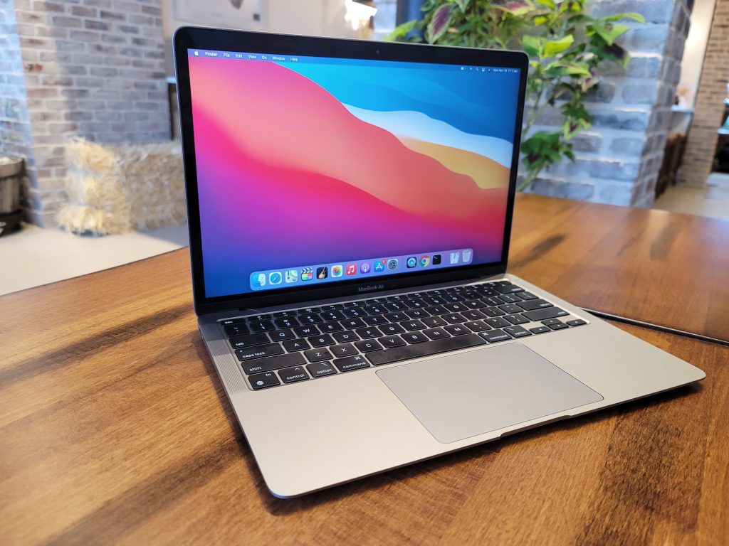 Novi Apple MacBook Air nam bo prinesel kar nekaj uporabnih novosti.