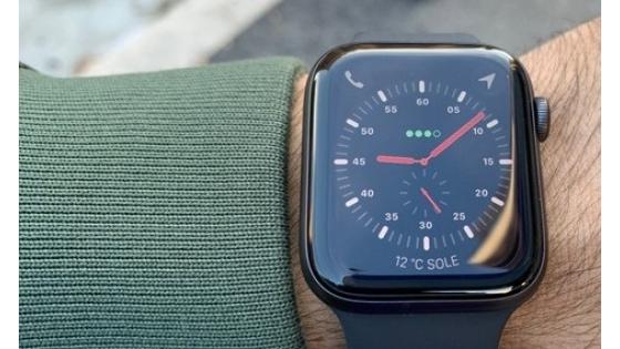 Povpraševanje po pametnih ročnih urah Apple Watch ne pojenja!