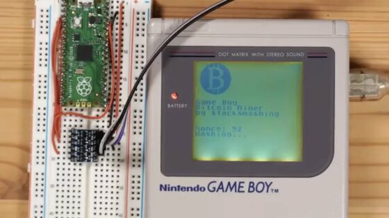 Game Boy ne pozna predaje. Lotil se je rudarjenja bitcoinov.