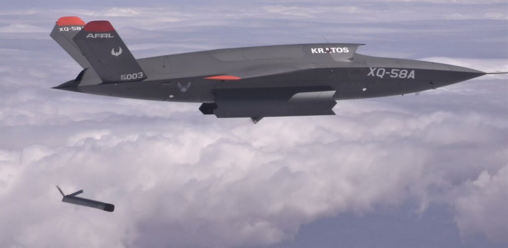 Ameriška vojaška letala XQ-58 Valkyrie lahko sedaj izstrelijo tudi manjša zračna plovila.