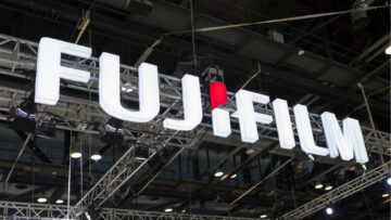 Fujifilm ostro nad hekerje