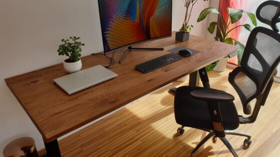 Ergochord dvižne mize že na prvi pogled dajo občutek, da ne gre za običajne pisarniške mize.