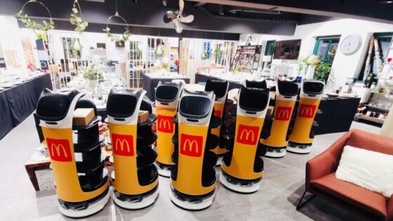 McDonald's testira postrežbo z roboti