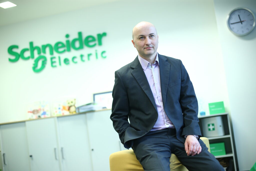 Darko Lopotar, vodja področja rešitev za zgradbe za JV Evropo v Schneider Electricu
