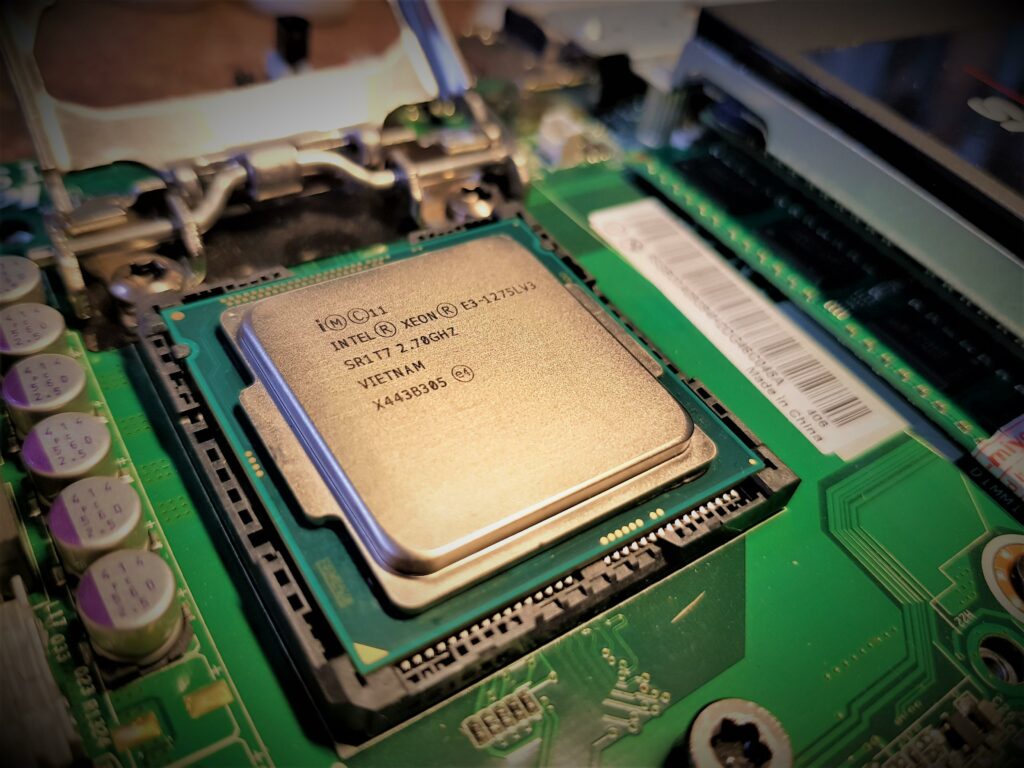 Procesor Intel Core i7-13700K preko 6 GHz!