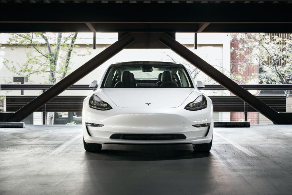 Tesla pripravlja prenovljen Model 3