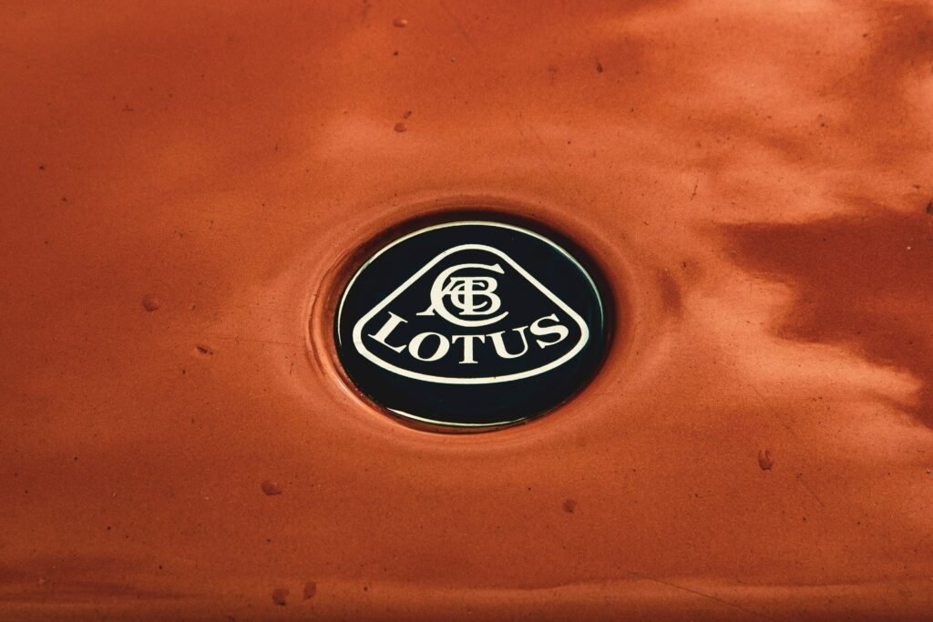 Lotus praznuje 75 let dediščine športnih avtomobilov