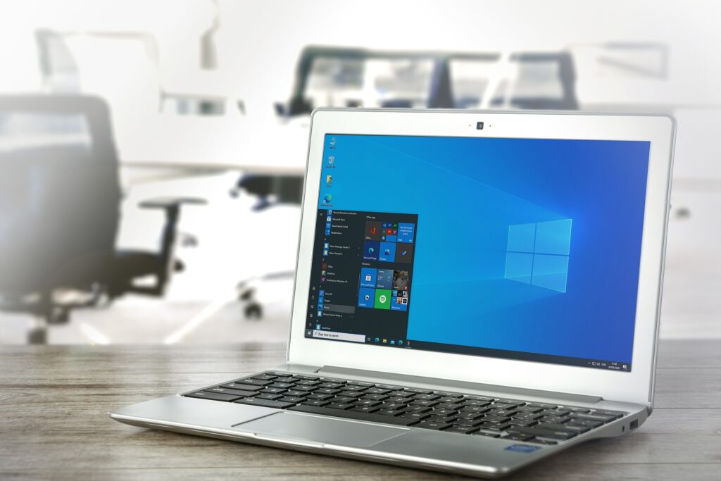 Predelani Windows 11 za osebne računalnike z 2 GB sistemskega pomnilnika!