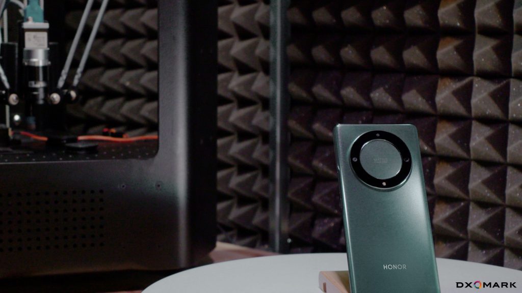 HONOR Magic5 Lite ima najbolj zmogljivo baterijo na svetu po raziskavi DXOMARK