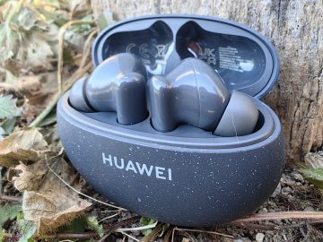 Huawei FreeBuds 5i se lahko pohvalijo s kar nekaj funkcijami, ki jih običajno vidimo pri dražjih modelih.