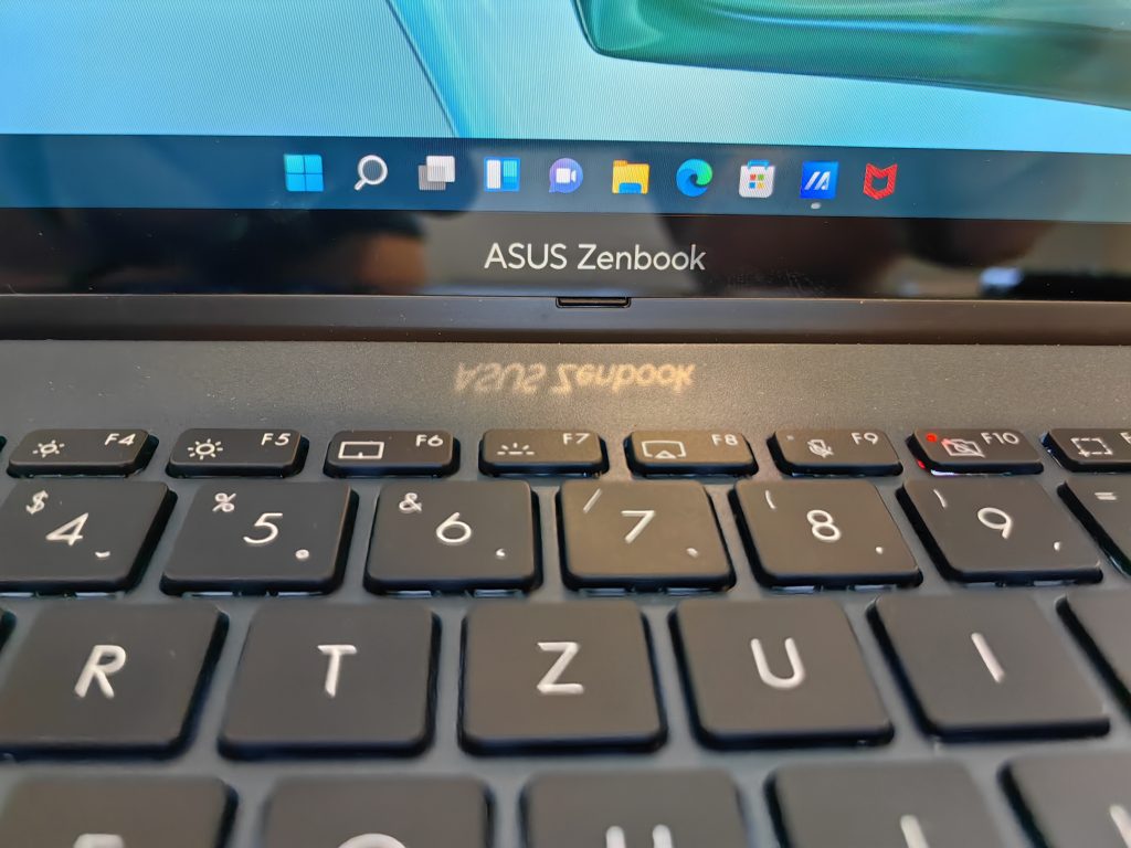 Asus-ZenBook-13-S-Flip-OLED-test-review-12