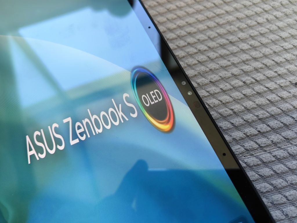 Asus-ZenBook-13-S-Flip-OLED-test-review-19