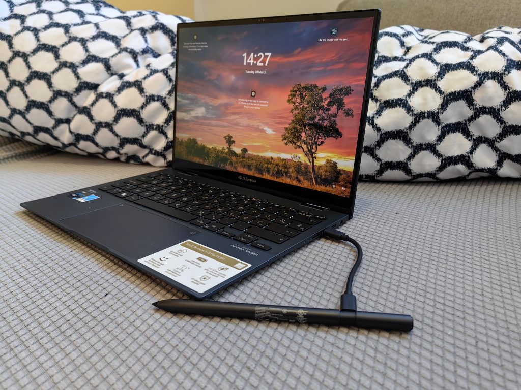 Asus-ZenBook-13-S-Flip-OLED-test-review-27