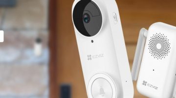 EZVIZ brezžični video domofoni imajo, podobno kot kamere, možnost dvosmerne komunikacije preko povezave s telefonom. Foto: EZVIZ