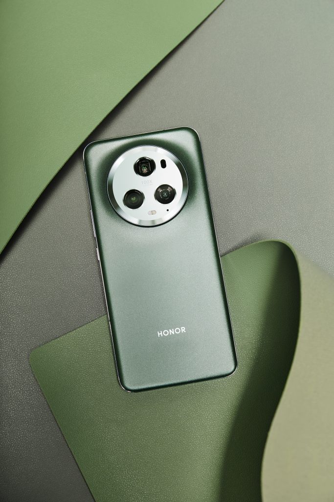 HONOR razkriva, pri katerem umetniku so črpali navdih za dizajn novega telefona HONOR Magic5 Pro