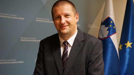 Dr. Uroš Svete, direktor Urada Vlade Republike Slovenije za informacijsko varnost. Avtor: MJU