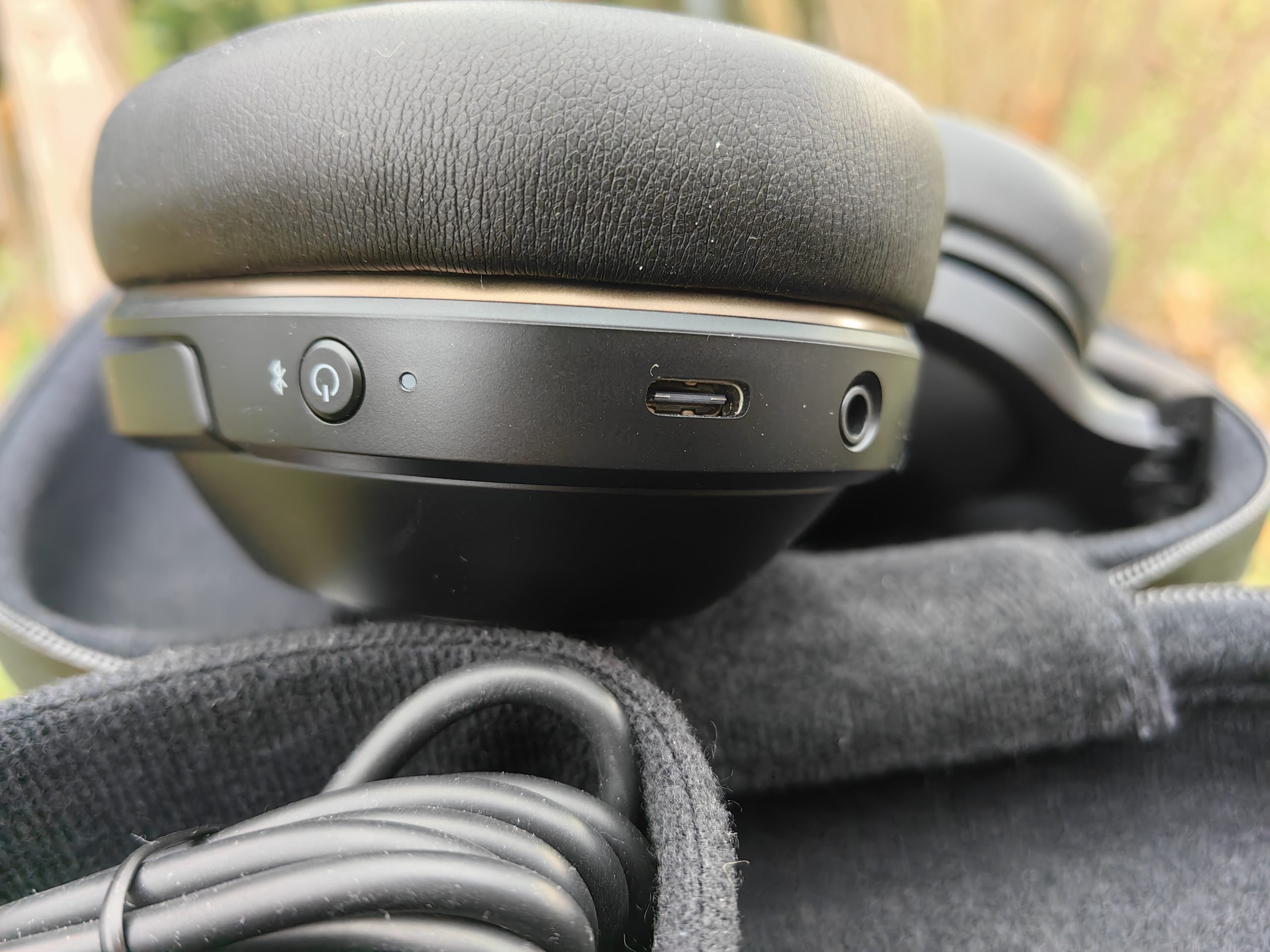 Teufel Real Blue Pro so Bluetooth slušalke, uporabite pa lahko tudi 3,5-mm priključek