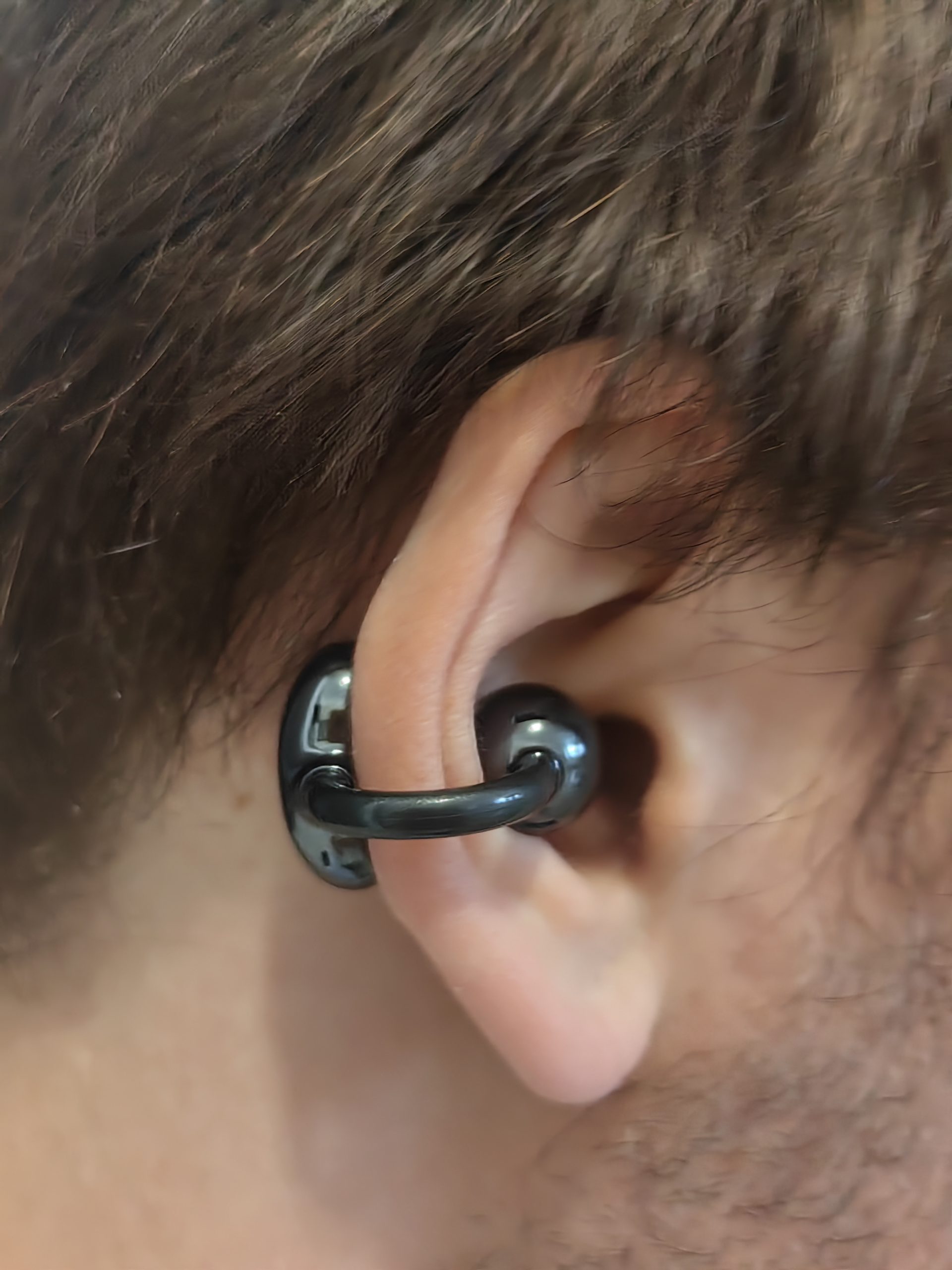 Huawei FreeClip look like earrings