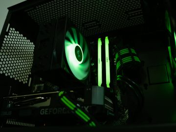 Gaming računalniki MEGA MT S7X so resne gamerske mašine, ki vas v najbolj napetih trenutkih igre ne bodo pustile na cedilu. Foto: E-MISIJA