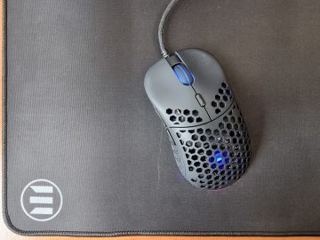 Računalniška miška White Shark NAGINATA tehta zgolj 60 gramov in je celo nekoliko lažja od miške SHURIKEN, ki smo jo v uredništvu testirali pred kratkim.