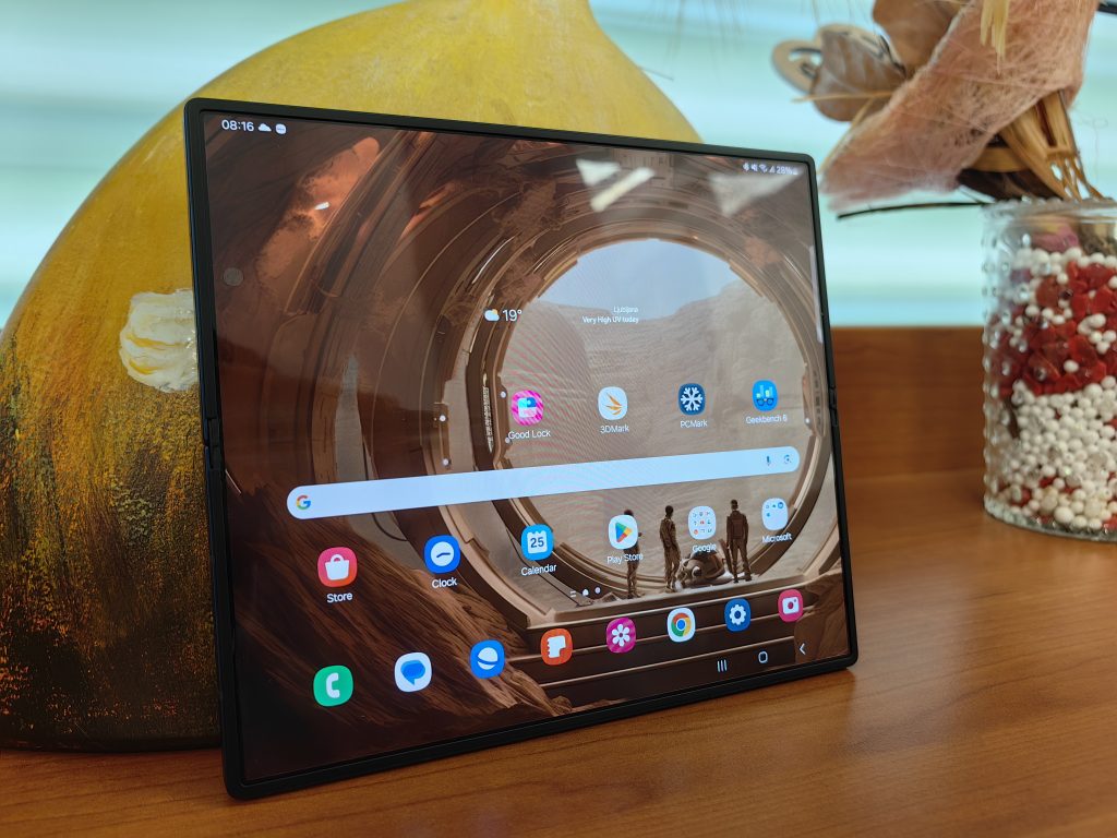 The Samsung Galaxy Z Fold6 has very strong competition this year. Can you follow them?