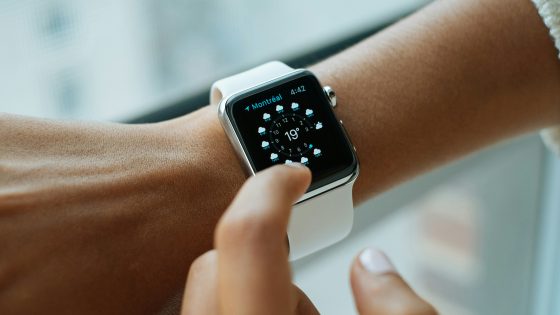 塑料材质、适合儿童使用的 Apple Watch SE 可能会为市场增添趣味