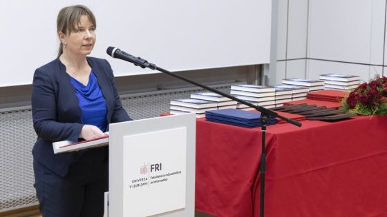 Izr. prof. dr. Mojca Ciglarič je v svojem nagovoru poudarila, kako pomembno si je vzeti čas in proslaviti osebne in skupinske dosežke. Foto: Andrej Križ