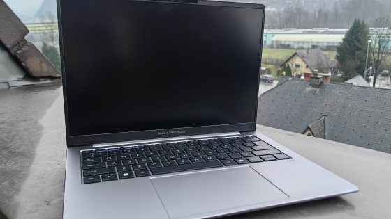 Tokrat na testu ASUS-ov poslovnež ExpertBook P5