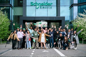  Schneider Electric