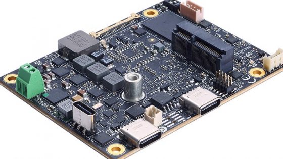 Zmogljiv mini računalnik s procesorjem Intel N50 in podporo za Windows
