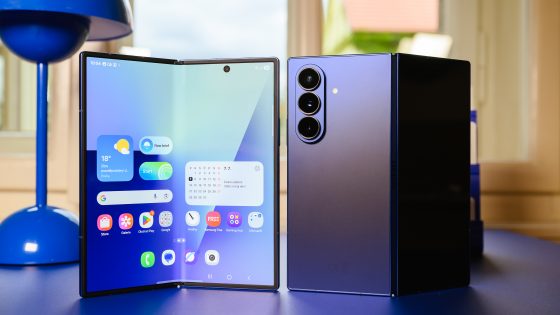 Se spomnite prvih prepogljivih telefonov? So letošnji odpravili vse pretekle hibe?