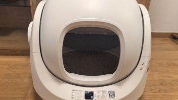 Tokrat na testu nekaj za mačje lastnike, ki so naveličani čiščenja za svojimi ljubljenčki.