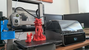Testiral sem 3D tiskalnik Creality Hi Combo, ki obljublja večbarvno tiskanje za zelo dostopno ceno.