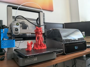 Testiral sem 3D tiskalnik Creality Hi Combo, ki obljublja večbarvno tiskanje za zelo dostopno ceno.
