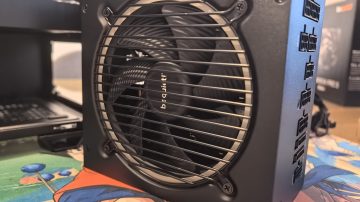 Imeti 1000 W pod palcem ni kar tako. Ampak še kako dobrodošlo, ko napajaš najmočnejše komponente