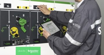  Schneider Electric