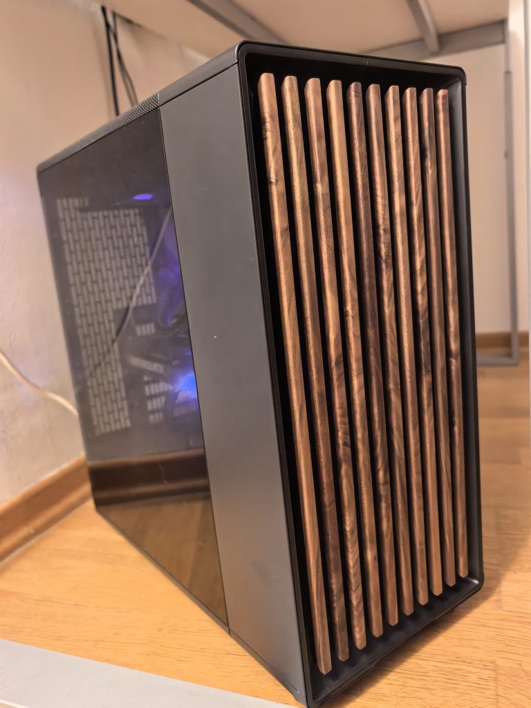 Verjeli ali ne, njegovo skrivno orožje ni strojna oprema, ampak operacijski sistem TUXEDO OS.